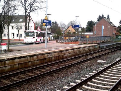 Bahnstation 398201.jpg