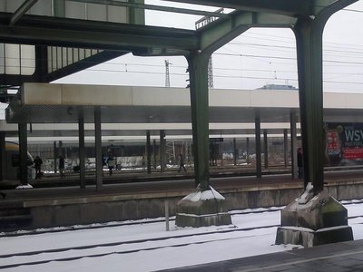 Duisburg Hbf Ruine Gegenschuss.jpg