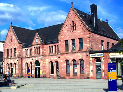 Bahnhof 457218.jpg