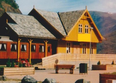 Waggon im Haus.JPG