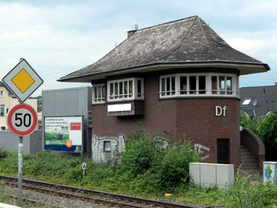 Düsselburg Stellwerk.JPG