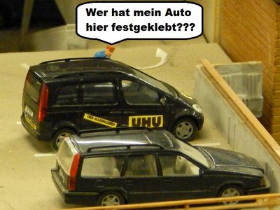 Wer hat mein Auto hier festgeklebt.jpg