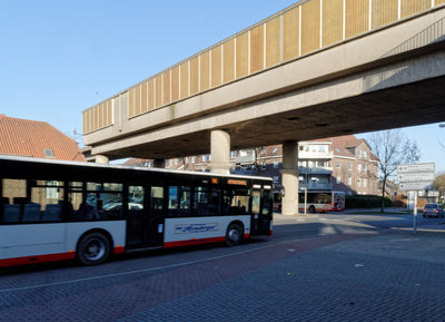 Viel Verkehr am Geisterbahnhof.jpg