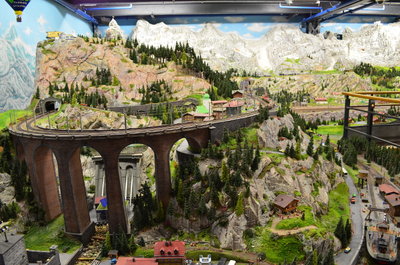 Bild 1 - Miniatur Wunderland - Stahlträger krumm - mit EXIF-Daten.JPG