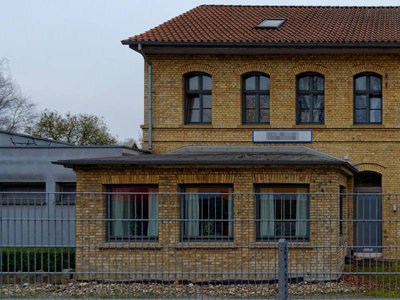 Bahnhof 312118.jpg