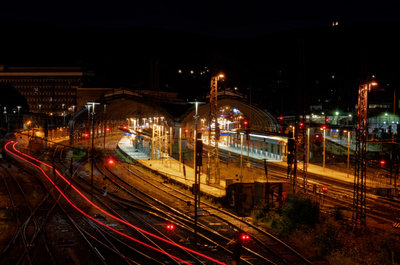 Hagen Hbf mit Rücklichtern des RE7.jpg