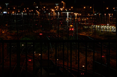 Fuhrparkbrücke mit Geländer.jpg