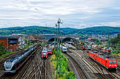 Viel Betrieb in Hagen am Hbf.jpg