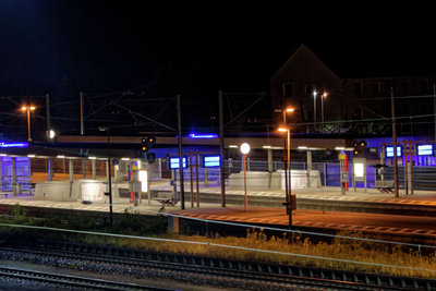 Bahnhof bei Nacht.jpg