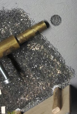 Deckel_09_Prägung.jpg