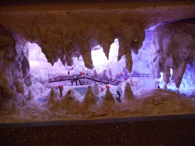 mitteldeutsche Tropfsteinhöhle.jpg