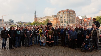 MFM 2017 Gruppenfoto vor dem Michel.jpg