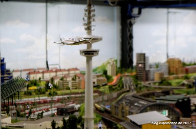 Miniatur_Wunderland_Flugzeuge_06_Sportflugzeug_Hamburg.jpg