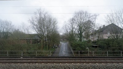 Brücke über Straße.jpg
