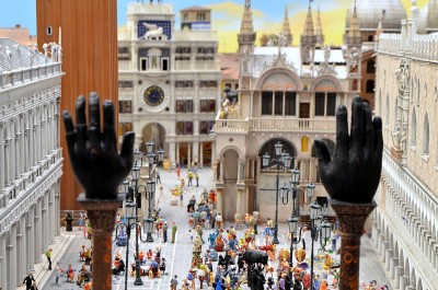 Miniatur Wunderland Streetart Venice (7).JPG