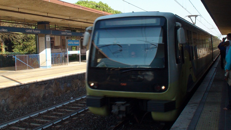 S-BahnCastelFusano.JPG