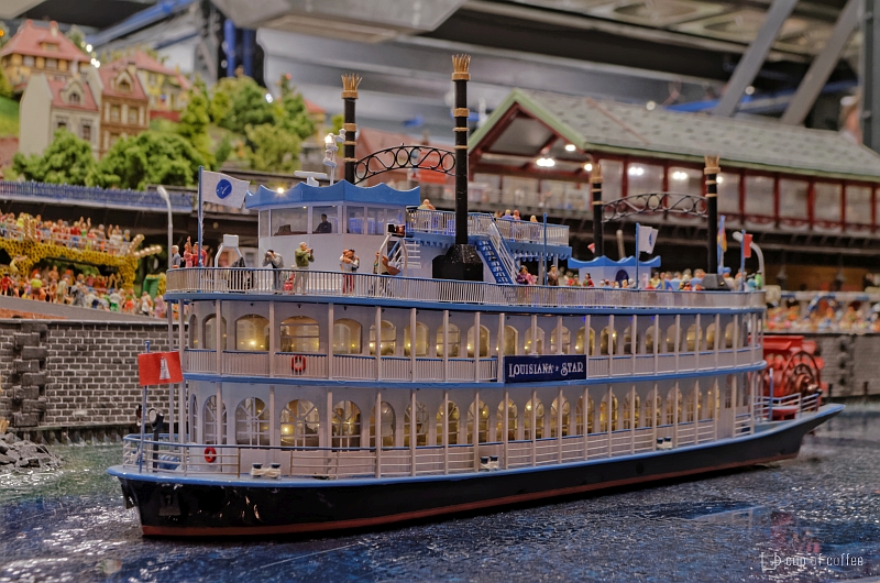 Miniatur_Wunderland_Landungsbrücken_Raddampfer (3).jpg