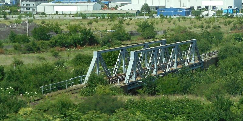 Brücke im Grünen.JPG