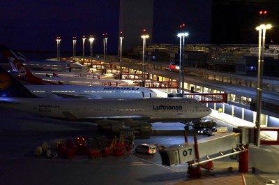 Knuffingen Airport by night.JPG