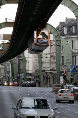 Schwebebahn Wuppertal (2).jpg