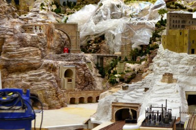 Miniatur-Wunderland-Bella-Italia-77-Landschaftsgestaltung-Mittelemeer-Mai-2015.jpg