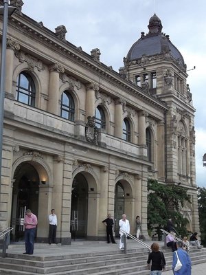 Stadthalle-Wuppertal.jpg