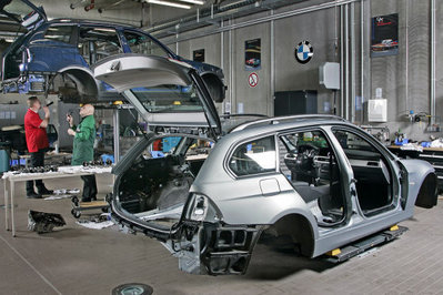 BMW-320i-Touring-Werkstatt-zerlegt-560x373-12ef9c18d251be4f.jpg