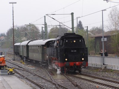 BR 64 Einfahrt Öhringen.jpg