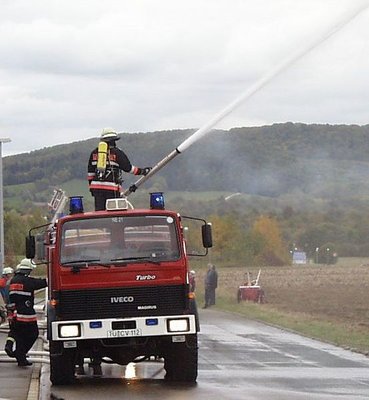 553px-Monitor_an_einem_Feuerwehrauto.jpg