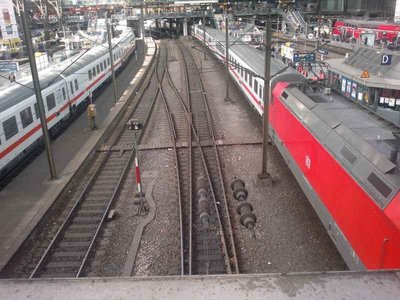 Hamburg Hbf mit Blick auf die Ernst-Merck-Brücke.jpg